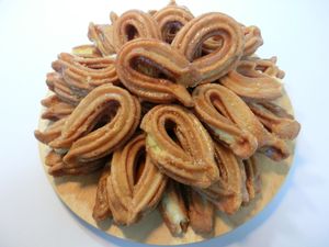 チュロスの値段と価格推移は 167件の売買情報を集計したチュロスの価格や価値の推移データを公開