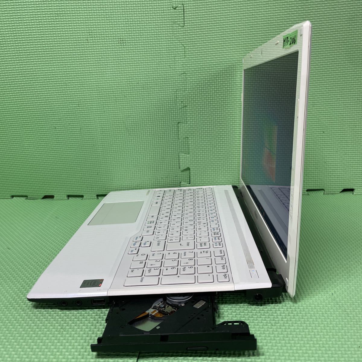 ノートパソコン windows11 SSD256GB オフィス2024⭐️爆速SSD カメラ