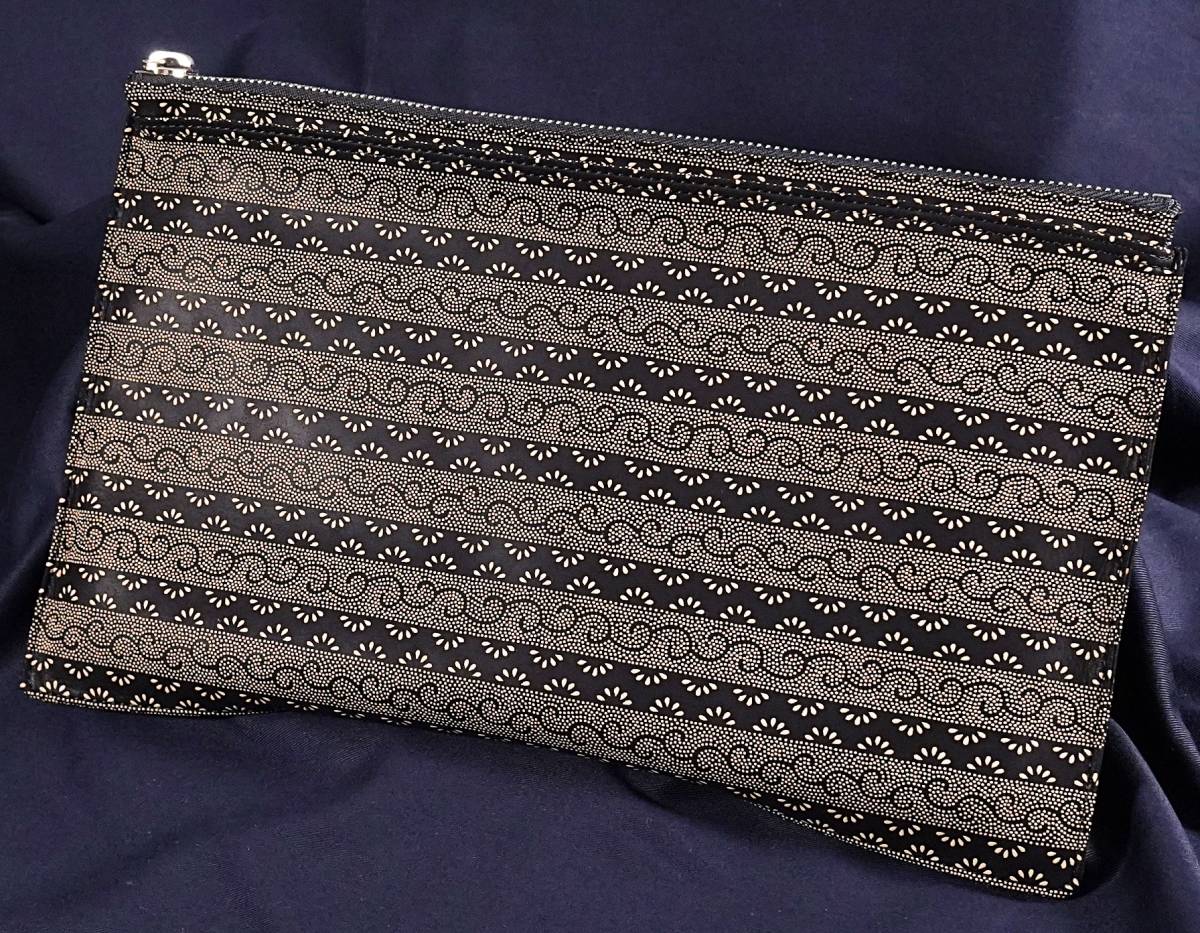 【未使用品】印傳屋 クラッチバッグ/ 黒地 爪唐草模様/ 箱付属　●甲州印伝 鹿革 漆 セカンドバッグ