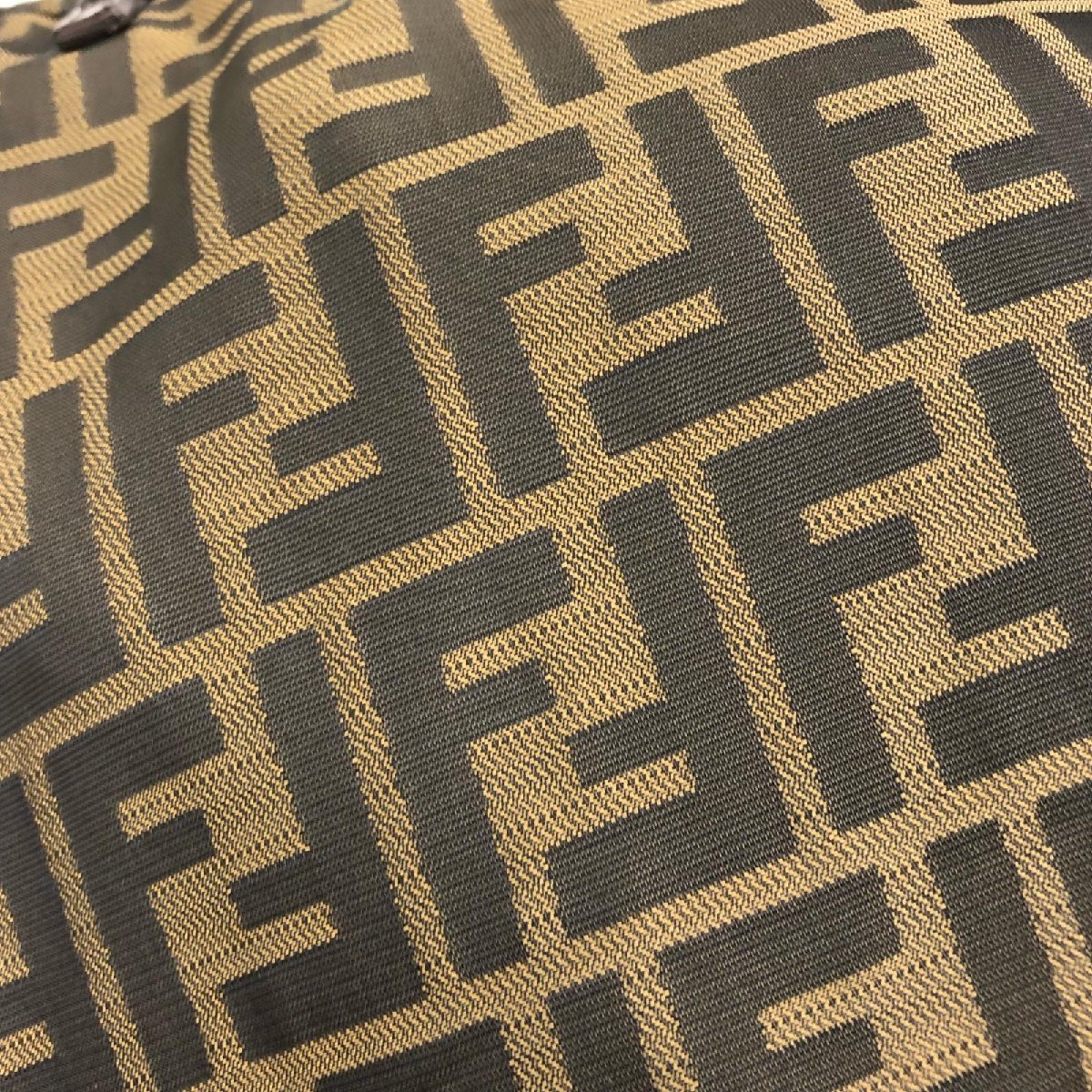 FENDI フェンディ ワンショルダーバッグ ズッカ柄 ナイロン レザー