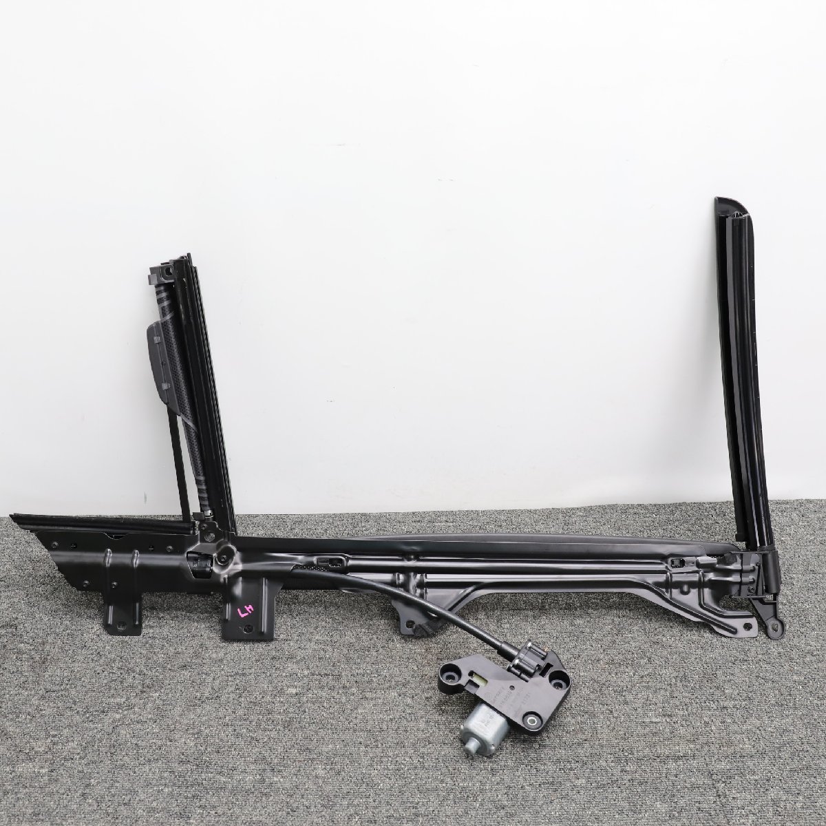 [B-18]BMW F01 750i 左リアドア ローラーブラインド サンシェード 51359168843 KA44 中古