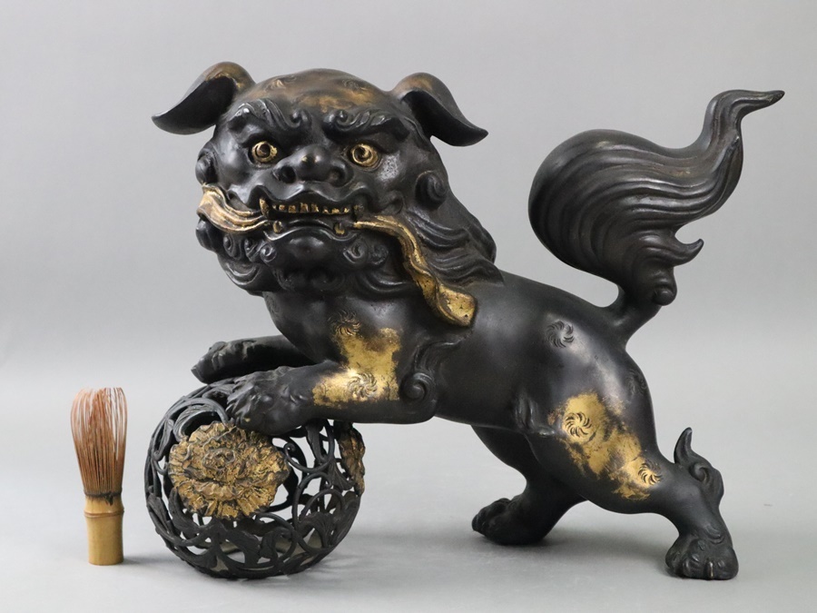Yahoo!オークション - (金属工芸) の落札相場 「玉獅子」銅製 玉乗り 