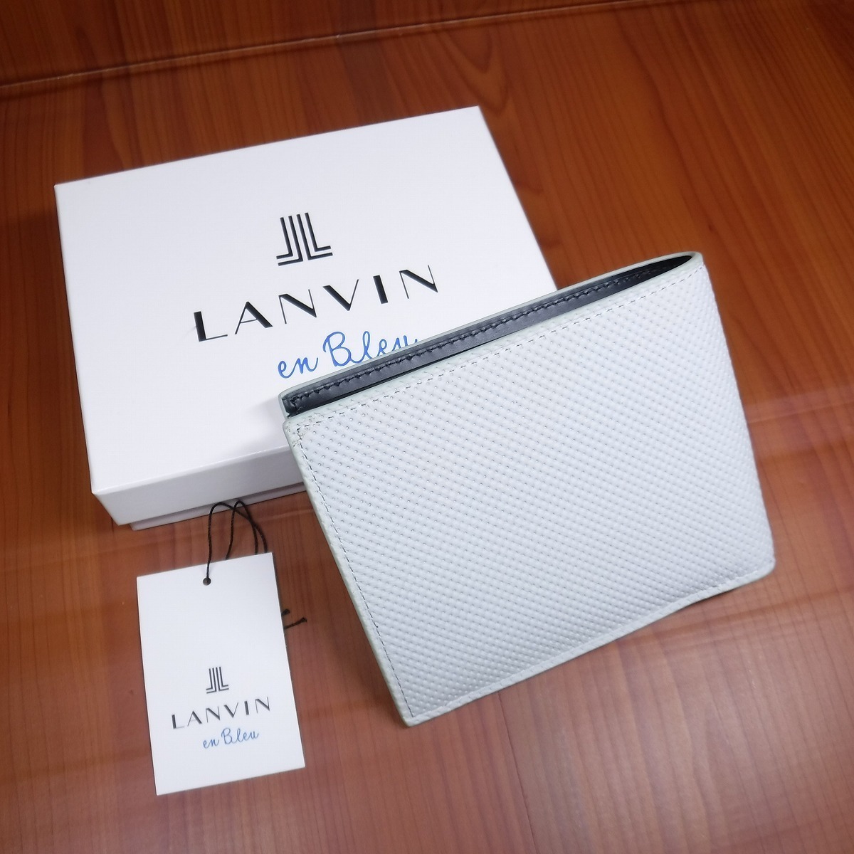 QQ996 LANVIN en Blew ランバンオンブルー 定価15400円 白 ソフト牛革