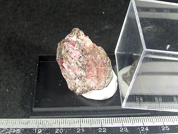 PEANUTS MINERALS powered by BASE パイロクスマンガン石Pyroxmangite 
