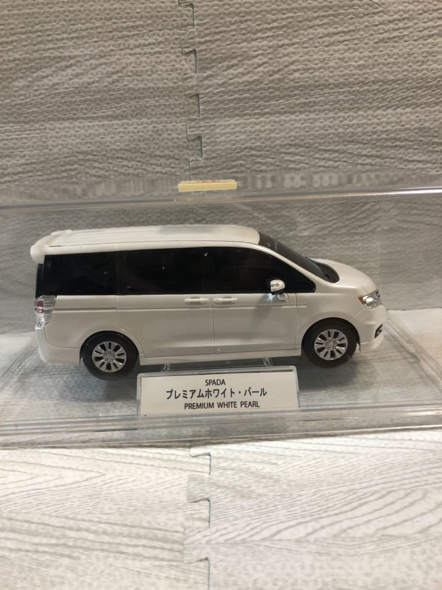 ホンダ カラーサンプル ヴェゼル 1/43 ミニカー サンドカーキ・パール