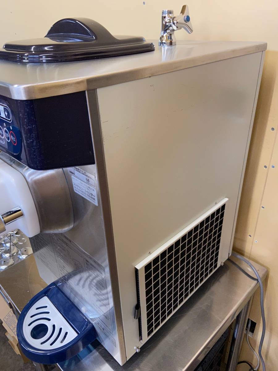 Nissei Freezer CompactIIIソフトクリームフリーザー