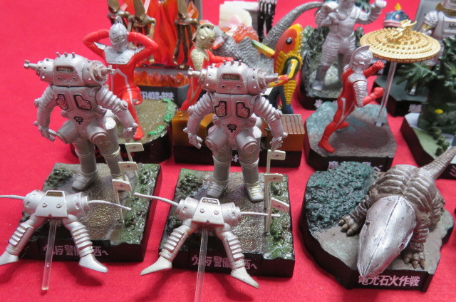 【ジャンク】ウルトラ怪獣名鑑　まとめ売り ジャンク品 接着済み ウルトラ怪獣名鑑 まとめ売り ウルトラセブン