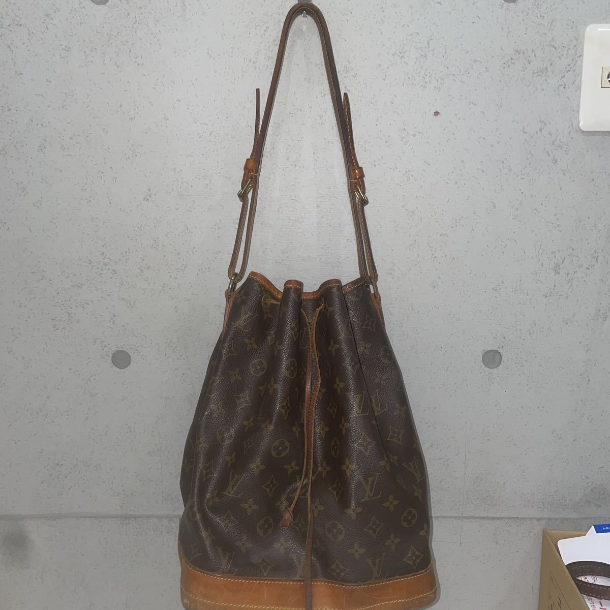 ノエ ショルダーバッグ LOUIS VUITTON ルイヴィトン Vuitton Louis 