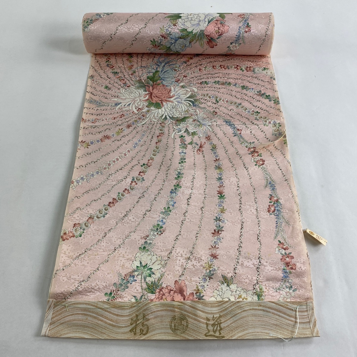 セール，最新作 反物 秀品 小紋 草花 金彩 薄ピンク 正絹(その他)｜売買されたオークション情報、yahooの商品情報をアーカイブ公開 - オークファン その他