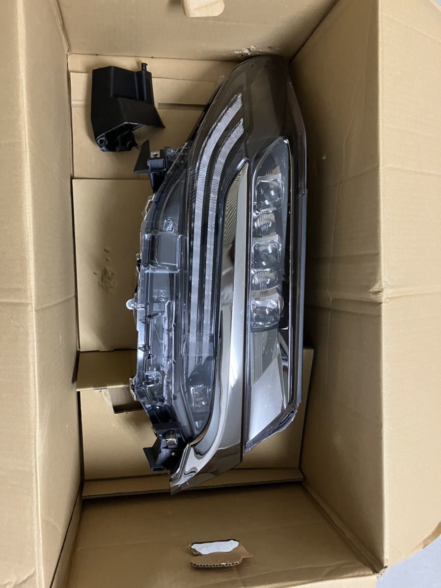 トヨタ 後期アルファード3眼 LED ヘッドランプ 右 AGH30W AYH35W 純正 刻印 ナ 81110-58721 ICHIKOH 58-91 シーケンシャル