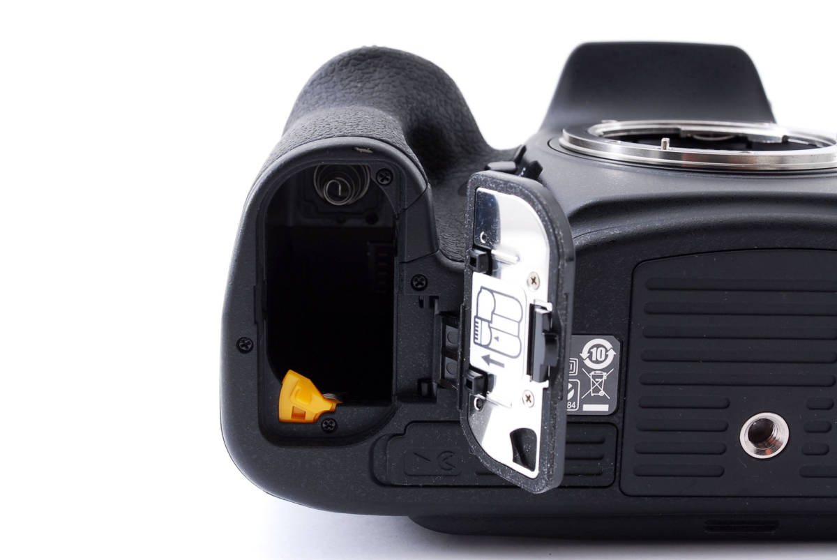【極美品】 ★ショット数3859回★Nikon D800 ニコン フルサイズ一眼デジタルカメラ D800 ボディ 完動美品 D800 Nikon | 36.3 ニコン、3630万画素のフルサイズデジタル一眼レフ「D800&frasl;D800E シャッター回数