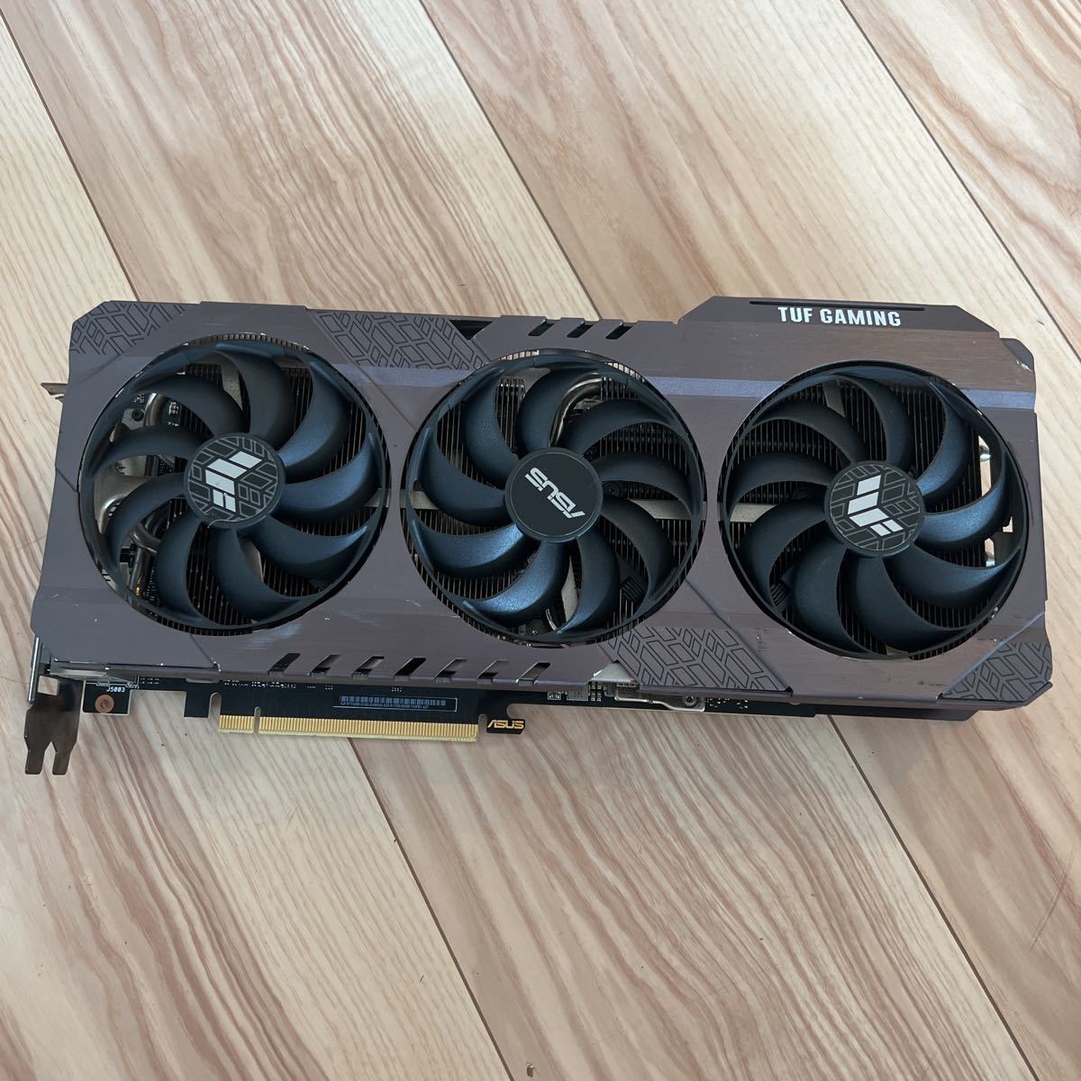ASUS TUFシリーズからセミファンレスOC仕様のRTX 3080 LHR搭載 ASUS