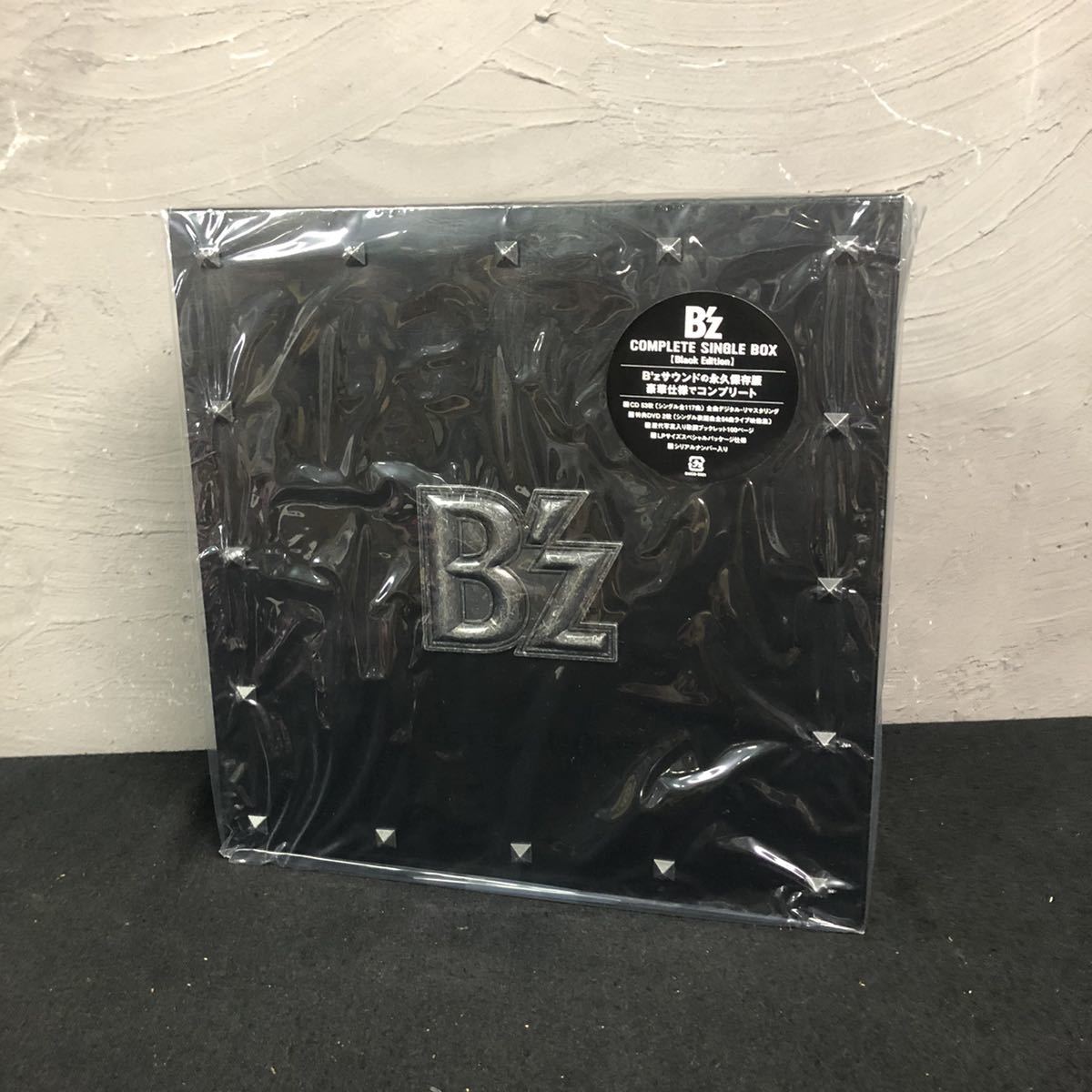 B'z COMPLETE SINGLE BOX【Black Edition】 邦楽 B'z COMPLETE SINGLE