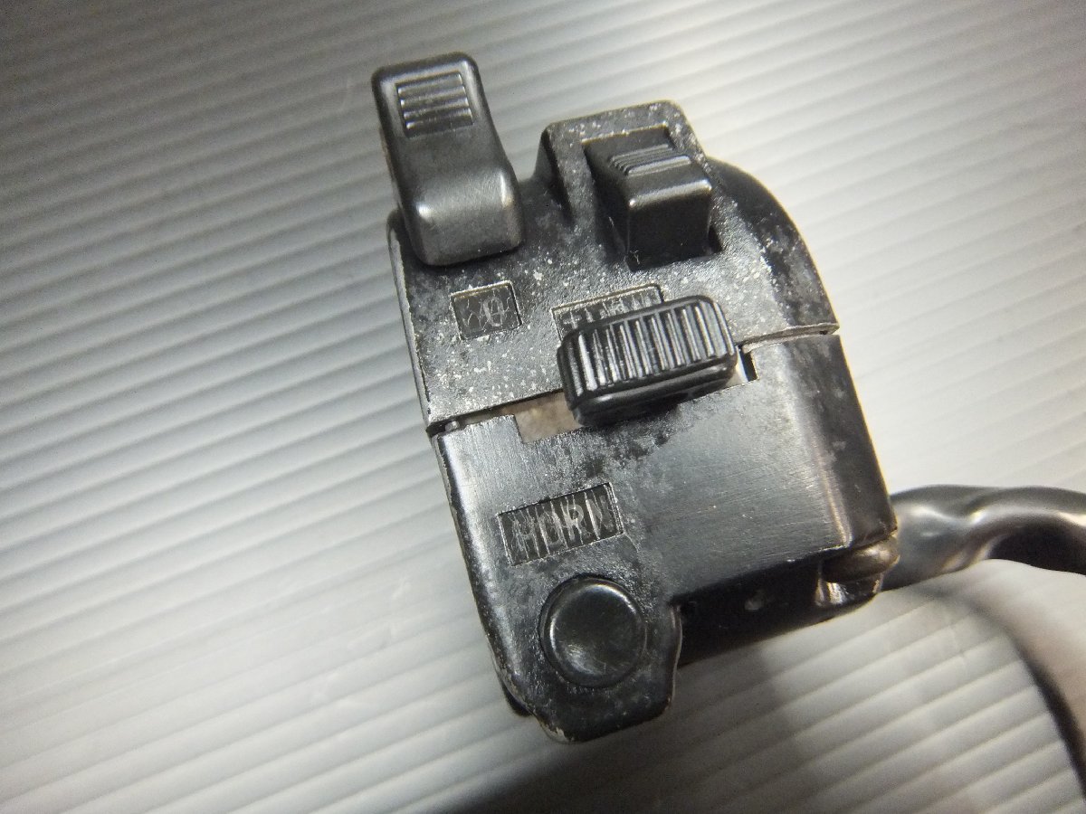 ヤマハ　RZ250　左ハンドルスイッチ（腰上350cc　4L3　4U0　4L0　オリジナル外装　実動車より　動画あり　旧車絶版廃番　 RZ250 RZ350 純正 オリペン サイドカバー左右（腰上350cc 4L0