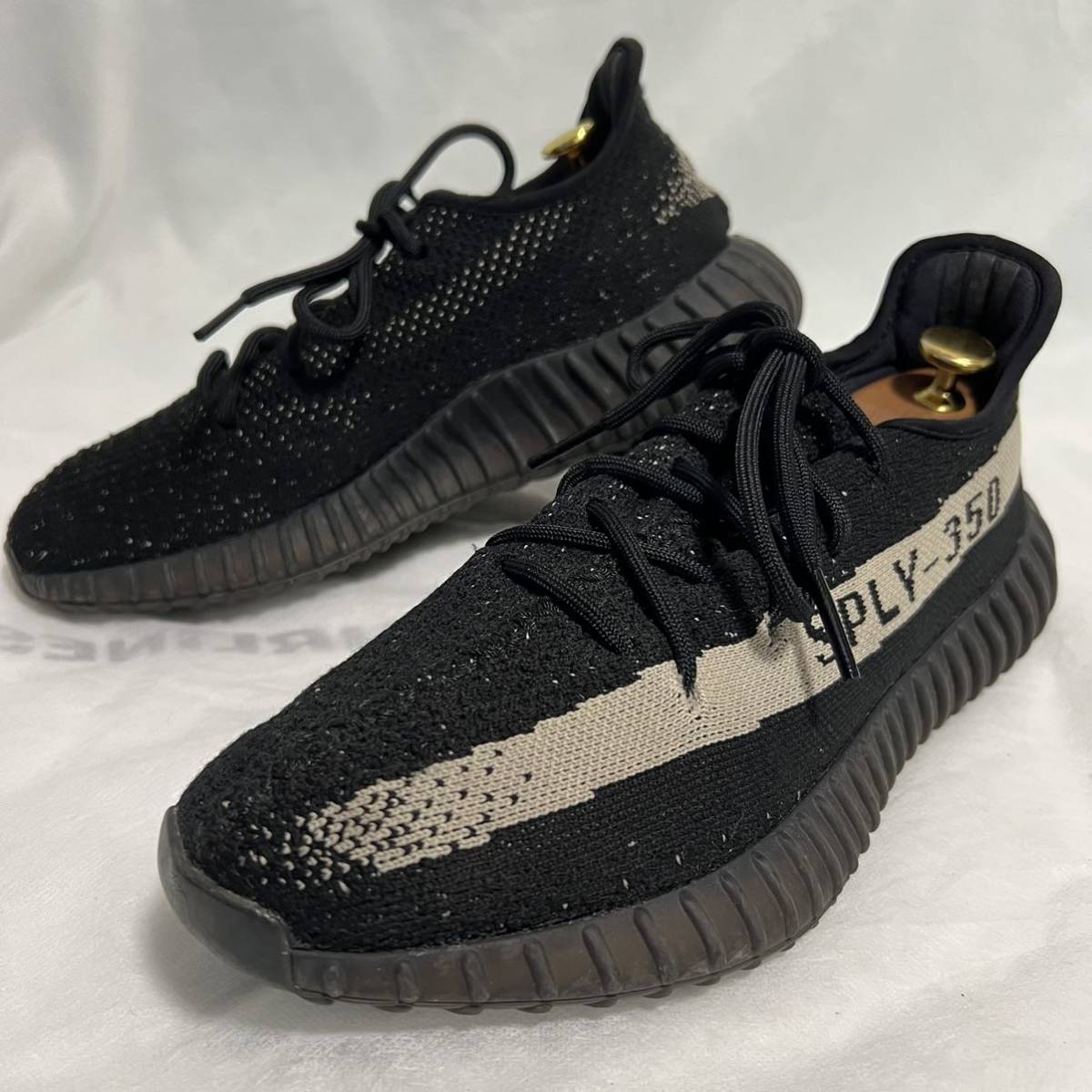 得価，100%新品 adidas YEEZY BOOST 350 V2 by1604 サイズUS9 27cm cblack/cwhite/cblack アディダス イージー ブースト AL(27.0cm)｜売買されたオークション情報、yahooの商品情報をアーカイブ公開 - オークファン 27.0cm