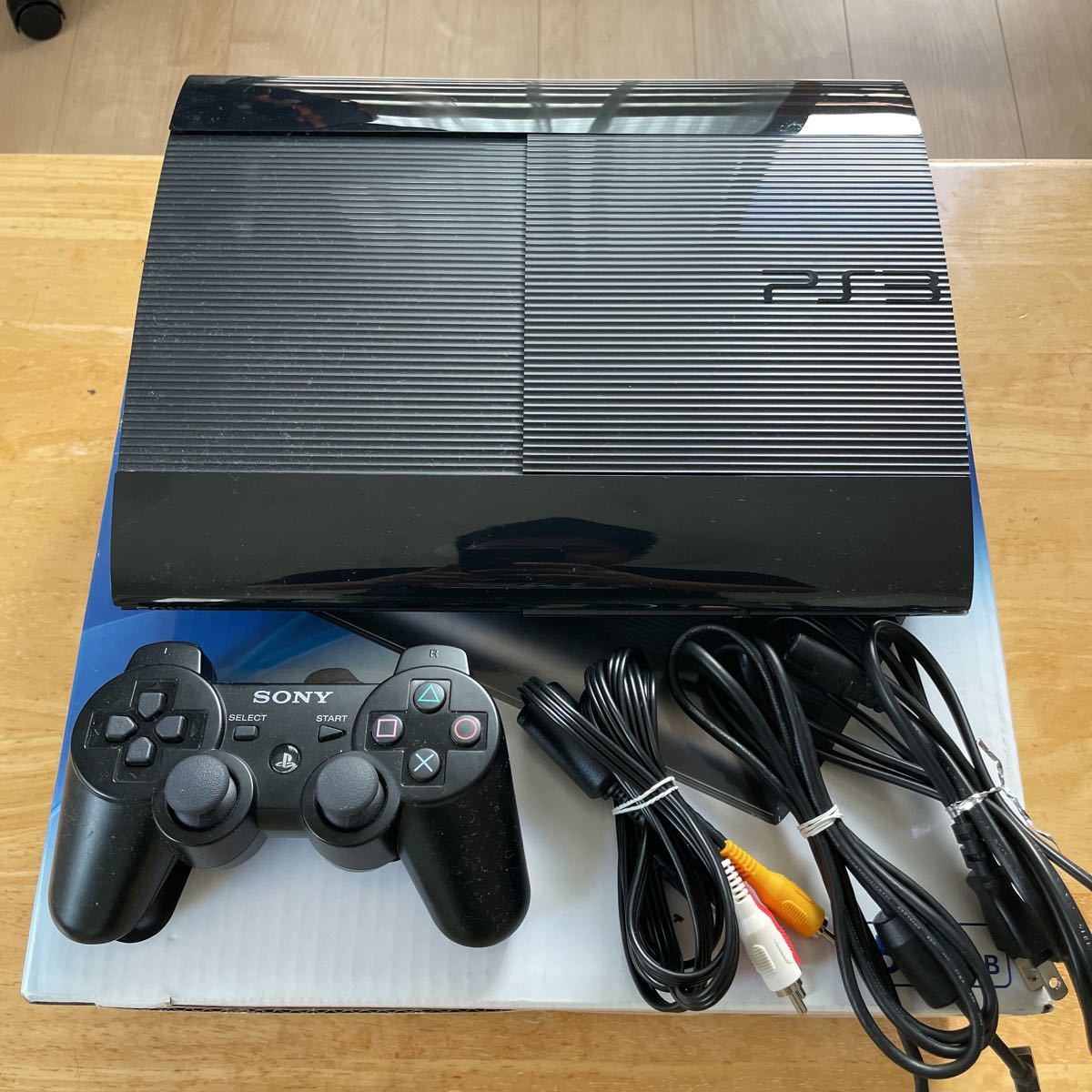 送料無料，人気 PS3本体 PlayStation3 SONY(PS3本体)｜売買されたオークション情報、yahooの商品情報をアーカイブ公開 - オークファン PS3本体