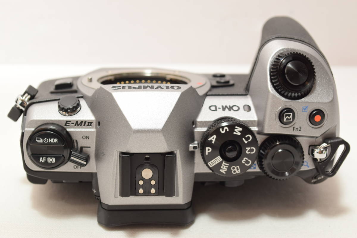奇跡の190ショット！】 OLYMPUS ミラーレス一眼 OM-D E-M1 MarkⅡ