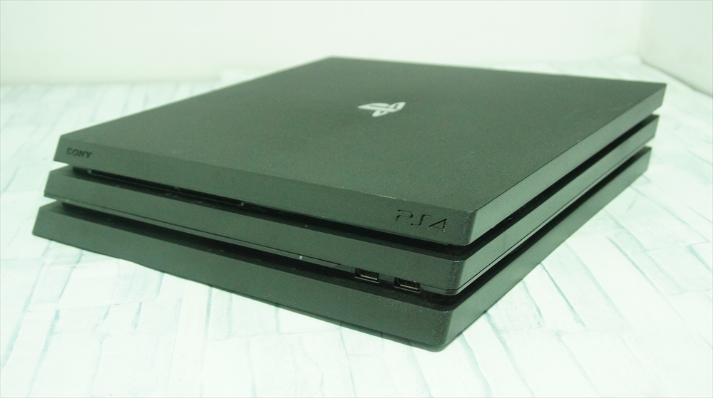 中古】正常動作品！PS4 PRO CUH-7200B 1TB ジェットブラック 本体☆5円
