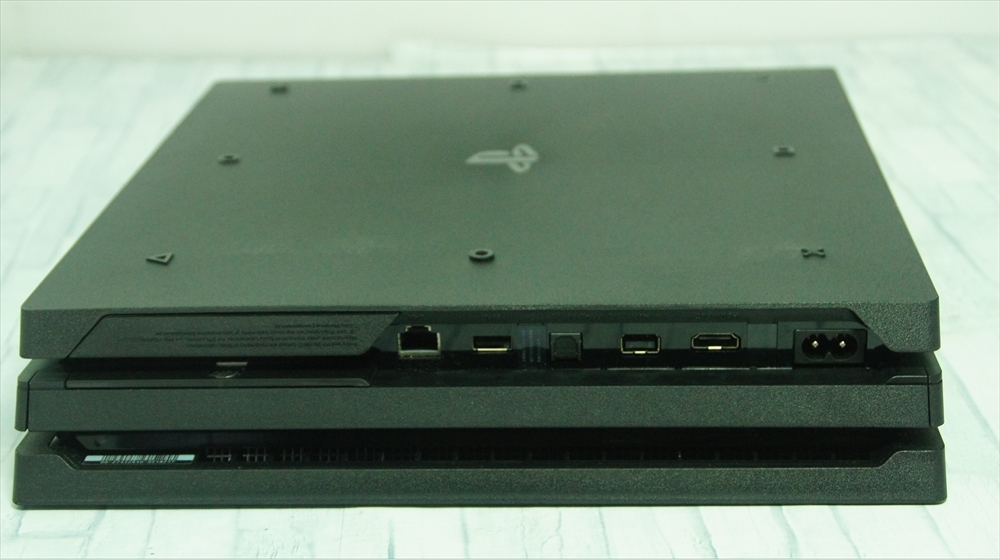 中古】正常動作品！PS4 PRO CUH-7200B 1TB ジェットブラック 本体☆5円