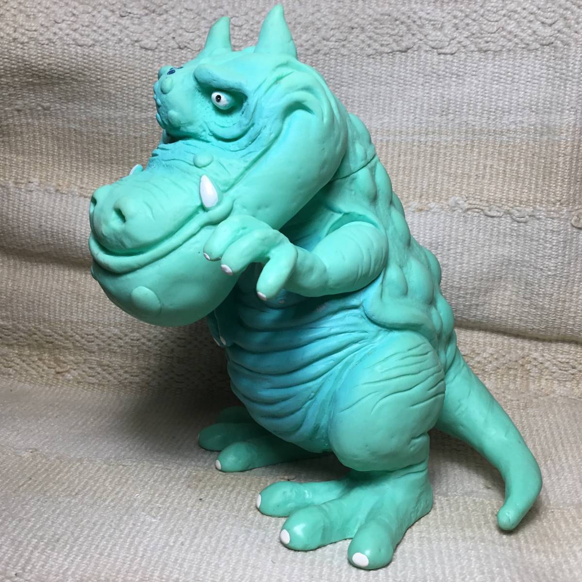 DOMDOMバーガー店頭用ソフビ怪獣 エメラルド色 【公式通販】