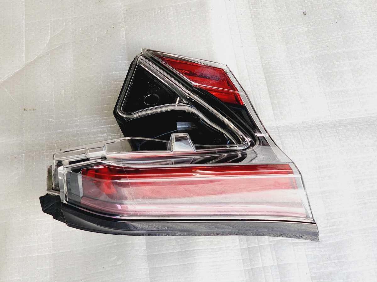 ☆純正品☆C-HR☆前期☆LED☆左テールランプ☆点灯確認済み☆NGX50