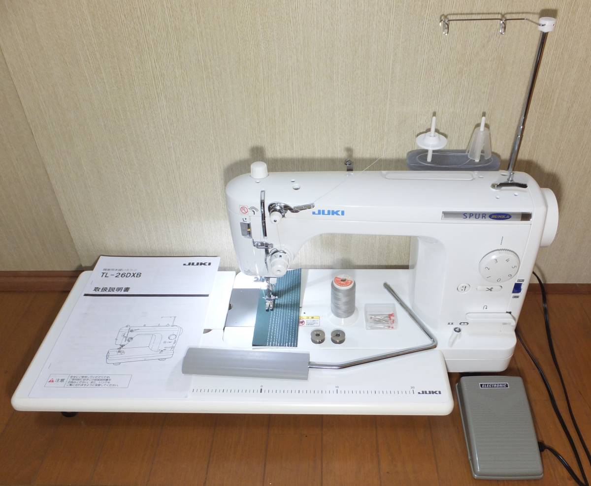 JUKI職業用本縫いミシン TL-26DXB 綺麗な 品 LED手元照明に改良( JUKI職業用本縫いミシン TL-26DXB 綺麗な 品 LED手元照明に改良(
