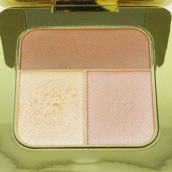 トムフォード ソレイユ コントゥーリング コンパクト