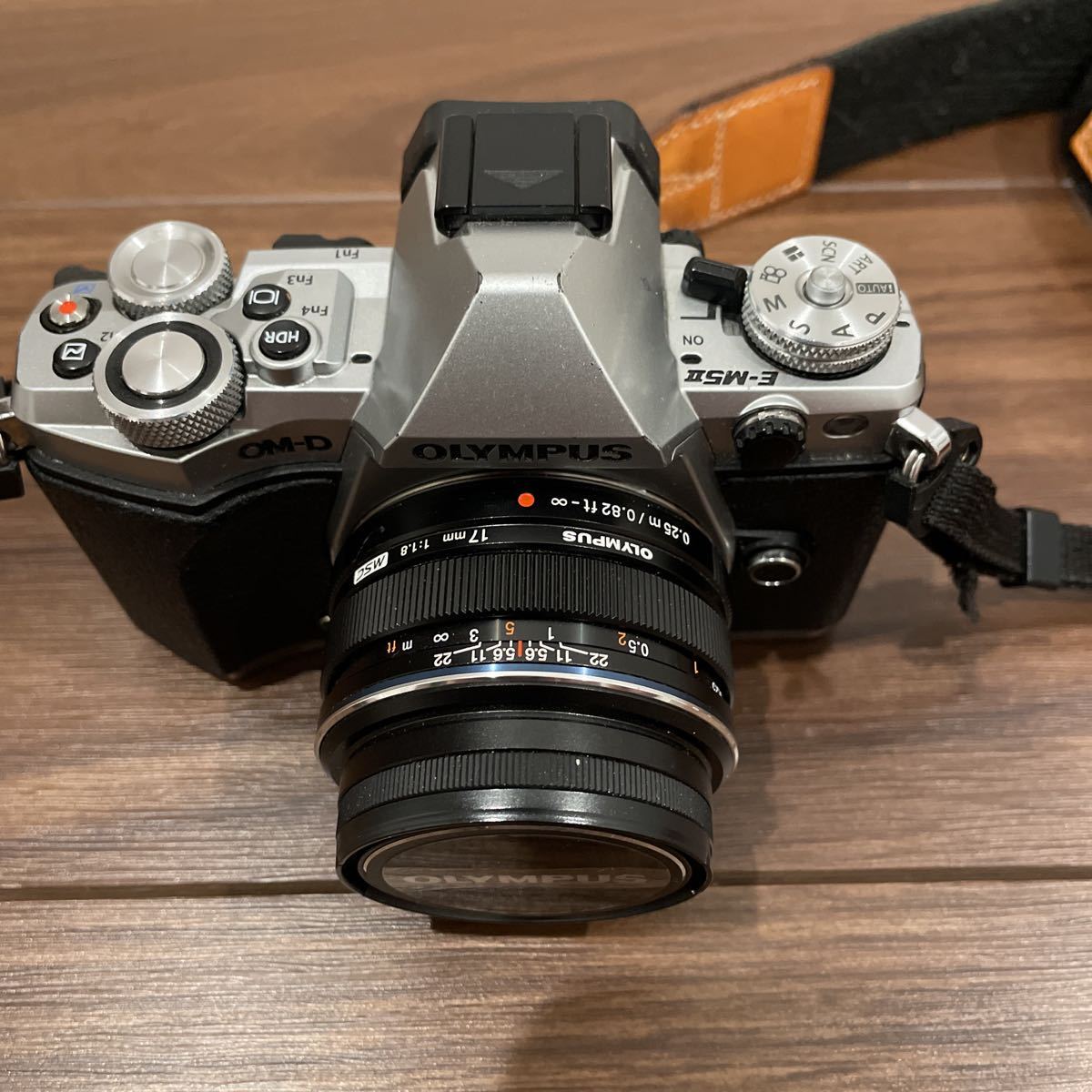 オリンパス デジタル一眼レフカメラ OM-D E-M5 Mark II Wi-Fi内蔵 高機能