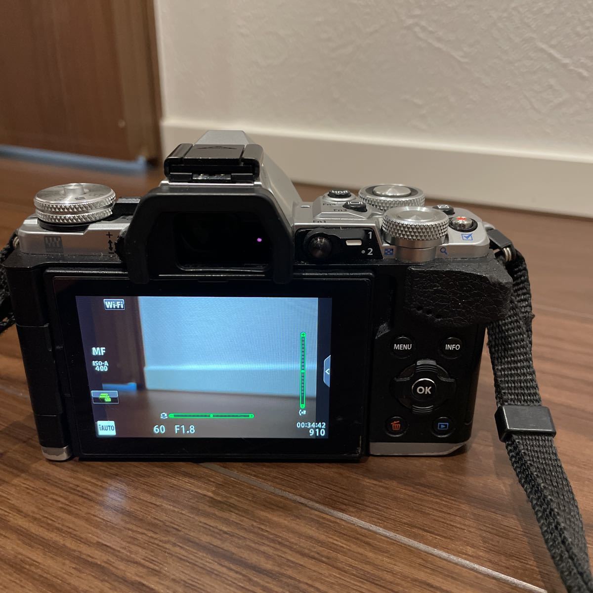 オリンパス デジタル一眼レフカメラ OM-D E-M5 Mark II Wi-Fi内蔵 高機能