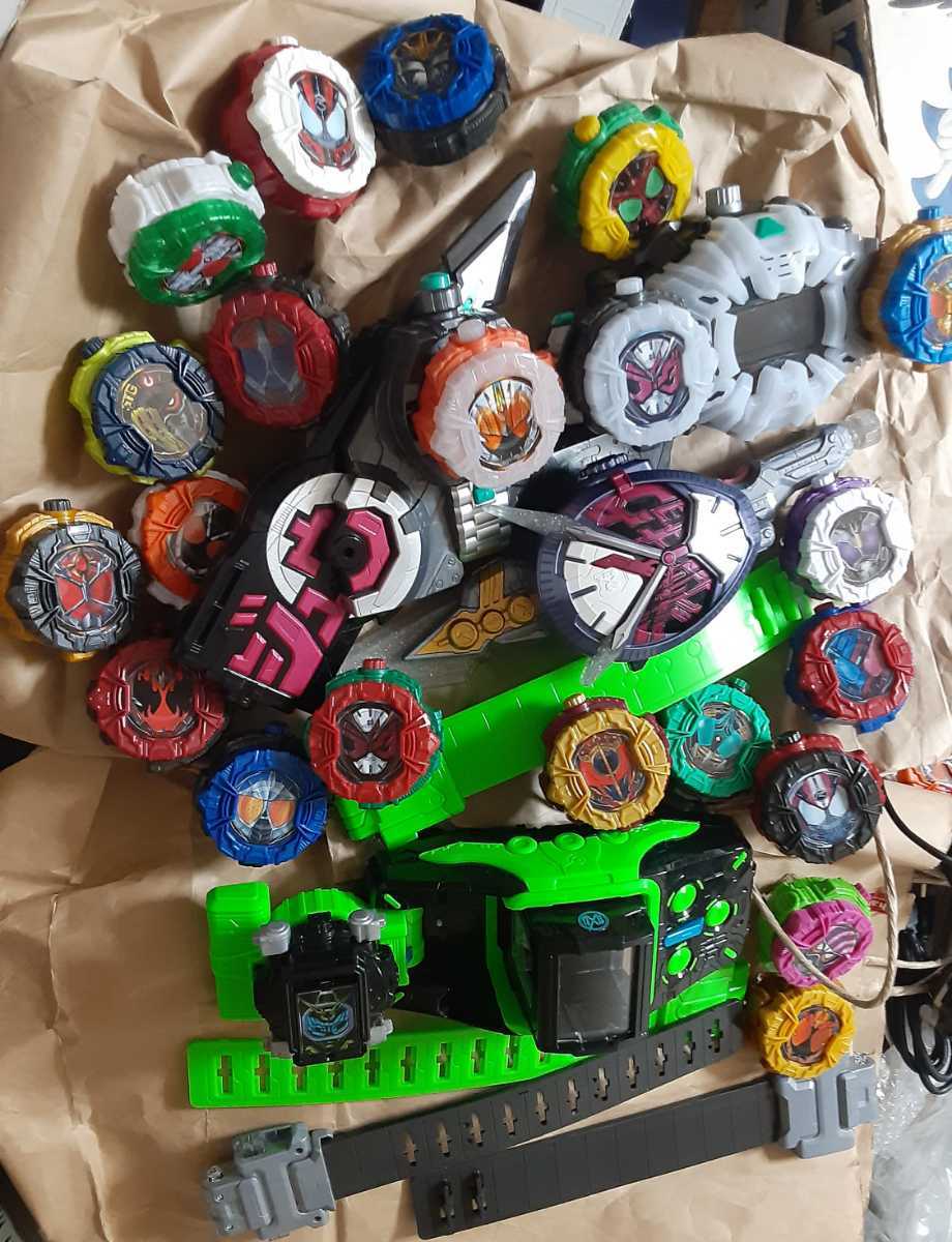 仮面ライダージオウ DX　変身ベルト　ジクウドライバー　ビヨンドライバー　ライドウォッチ　ジカンザックス　ジカンギレード　サイキョウ