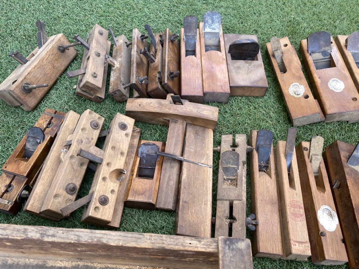 大工道具 かんな 鉋 特殊かんな 小刀 家具職人 鑿 まとめ　 鉋 大工道具 鑿 送料無料｜Yahoo!フリマ 左右セット 検索