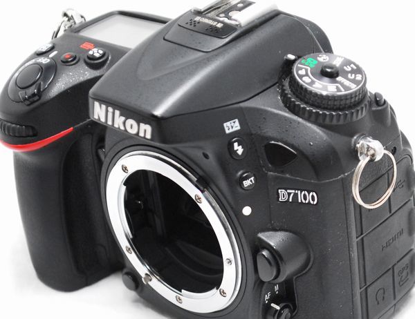 ニコンD7100新品同様とNikonAF-S 55-200mm レンズ 【公式通販】