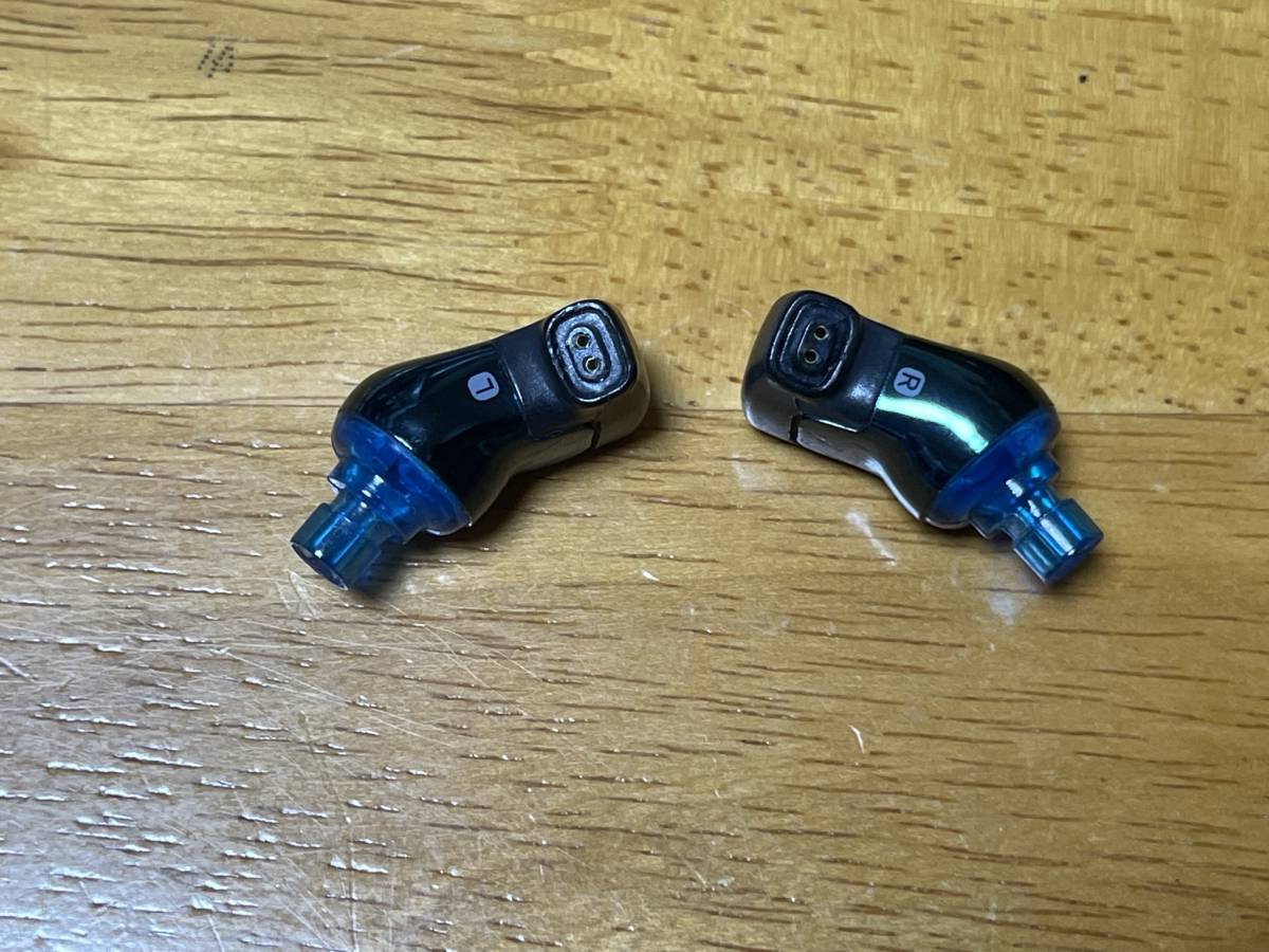美品 Ultimate Ears Triple Fi 10 UE10Pro おまけ｜イヤフォン