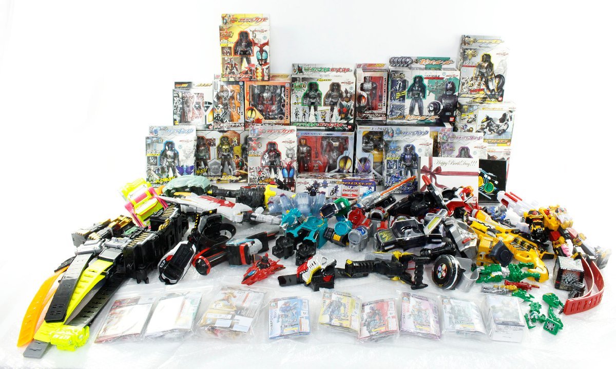 【ジャンク】戦隊・ライダー他 ロボ・武器・変身等まとめセット リバイス ファイズ カブト ルパパト トッキュウ 鎧武 オーズ キュウレン他'