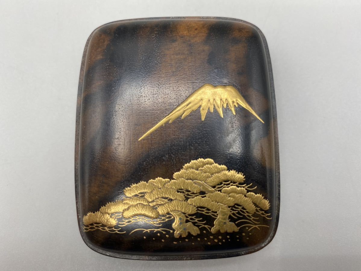 桃花島】B0015A0松蒔絵 黒柿香合 前端春斎作 蒔絵 松 富士山 黒柿木 香 