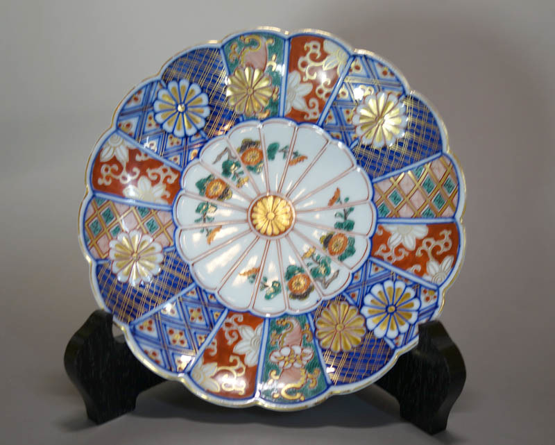色絵 - 大聖寺伊万里 奇玉宝鼎之珍 菊型 金彩 金襴手 菊紋