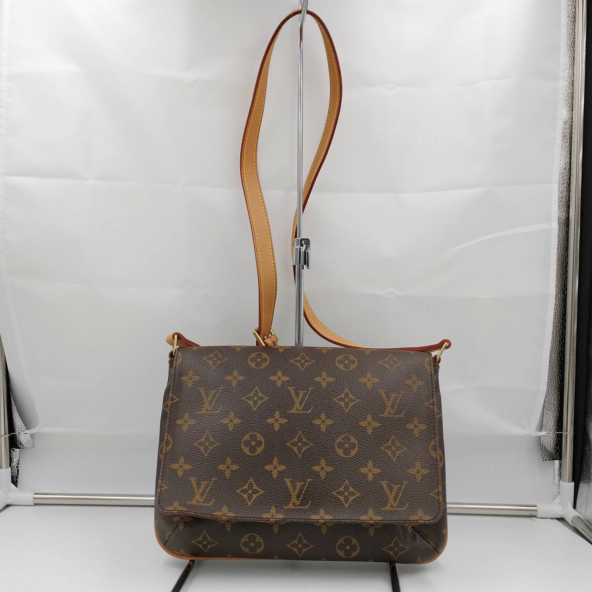 LOUIS VUITTON モノグラム ミュゼットタンゴ M51257 LM0063 ルイ 