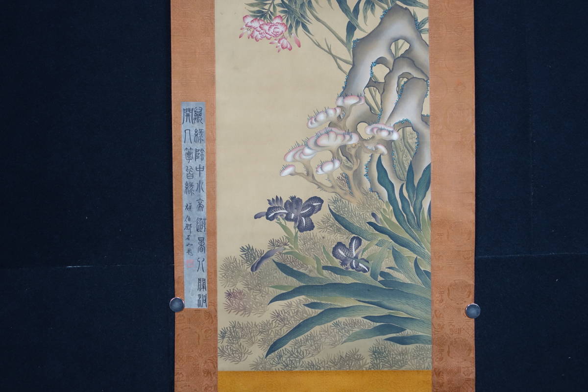 中国画 唐寅 仕女図 掛軸｜絹本・人物画｜実物撮影｜中堂サイズ｜床の間・和室装飾 中国画 唐寅 仕女図 掛軸｜絹本・人物画｜実物撮影｜中堂サイズ
