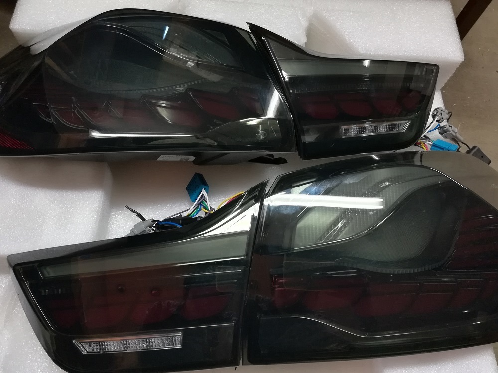 【中古】BMW 4シリーズ M4 テール GTS/CS仕様 流れるウインカー オープニングモーション LED 1011① M4 BMW テールランプ テール 中古BMW シーケンシャルウィンカー