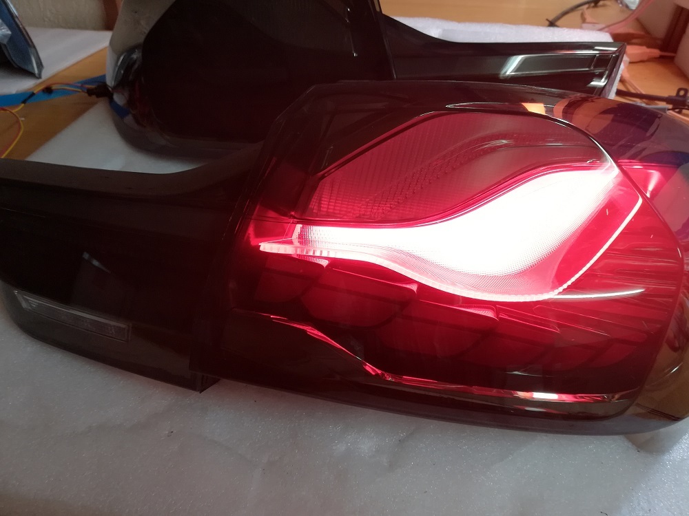 【中古】BMW 4シリーズ M4 テール GTS/CS仕様 流れるウインカー オープニングモーション LED 1011① M4 BMW テールランプ テール 中古BMW シーケンシャルウィンカー