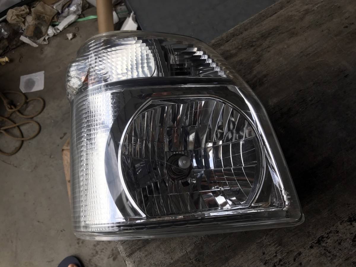 美品 キャリィ DA16T 右 ヘッドライト ハロゲン スクラム DG16T NT100