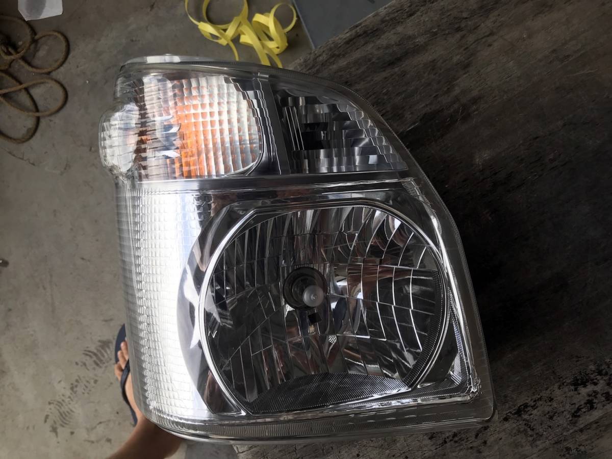 美品 キャリィ DA16T 右 ヘッドライト ハロゲン スクラム DG16T NT100