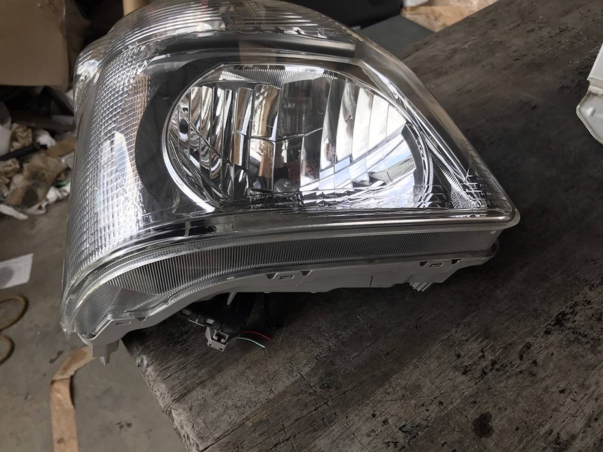 美品 キャリィ DA16T 右 ヘッドライト ハロゲン スクラム DG16T NT100