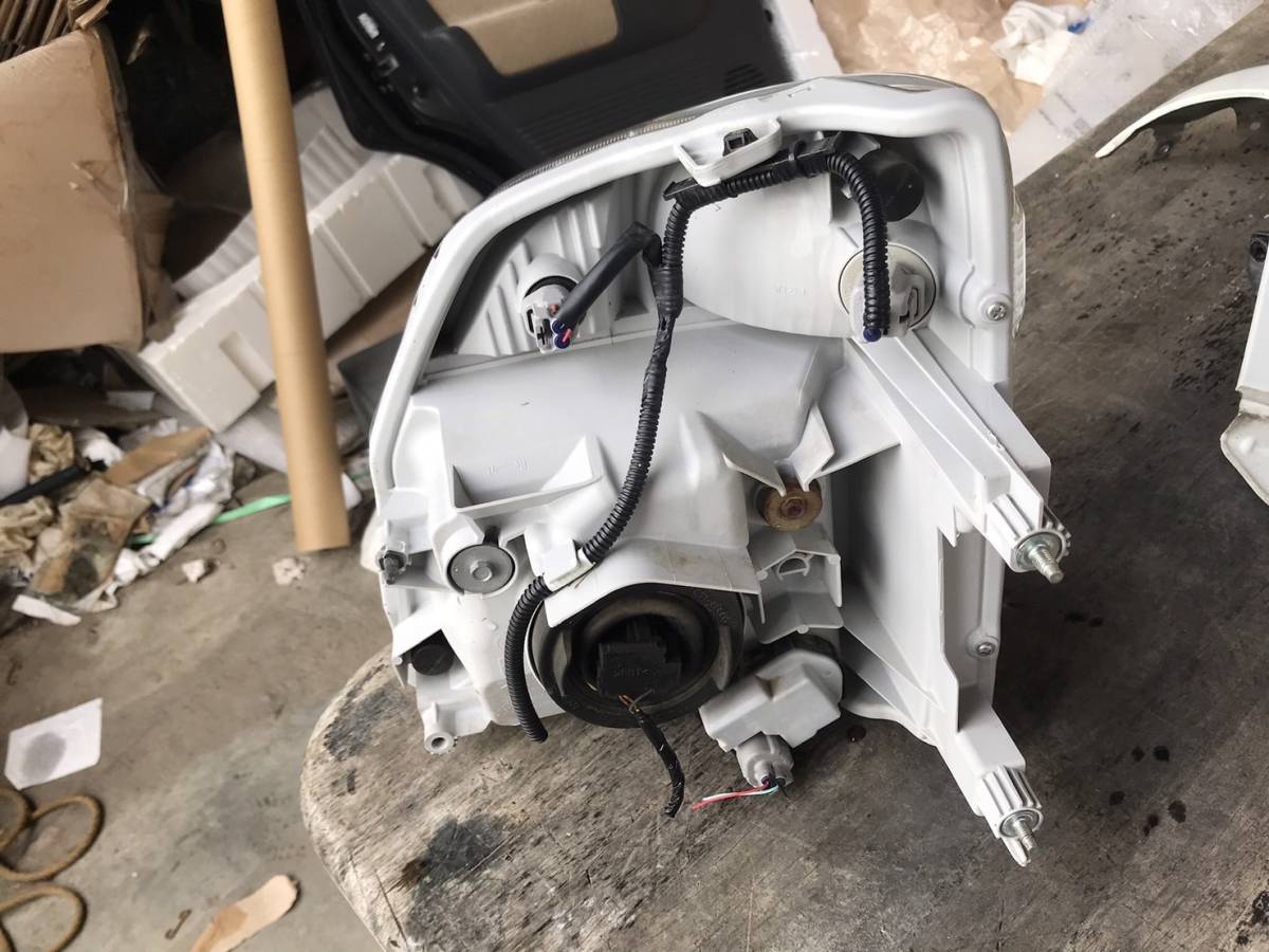 美品 キャリィ DA16T 右 ヘッドライト ハロゲン スクラム DG16T NT100