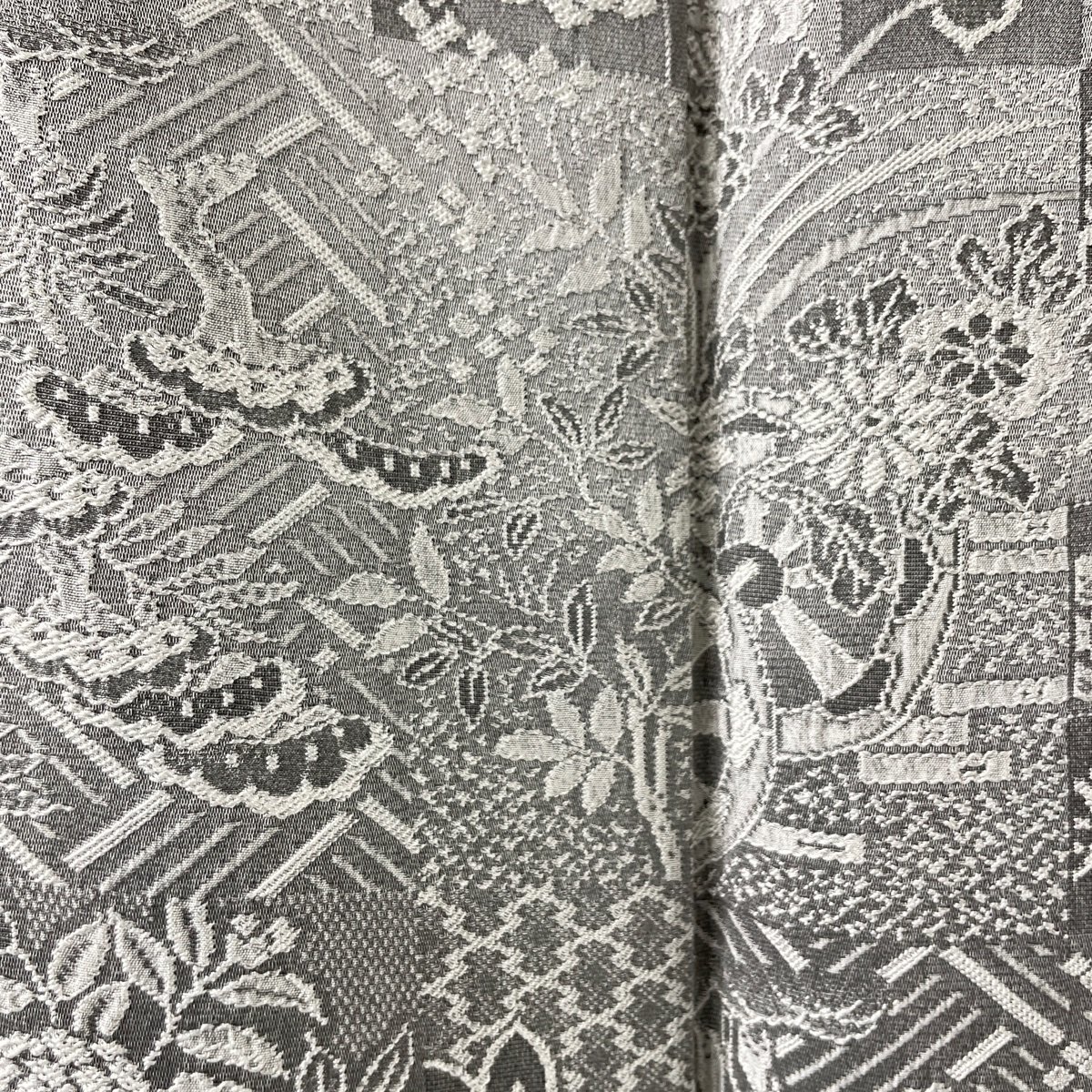 【競ナビ】 小紋 美品 名品 花車 草花 紋意匠 灰色 袷 168cm 67cm M 正絹 【中古】 袷 草花 小紋 S 笹 秀品