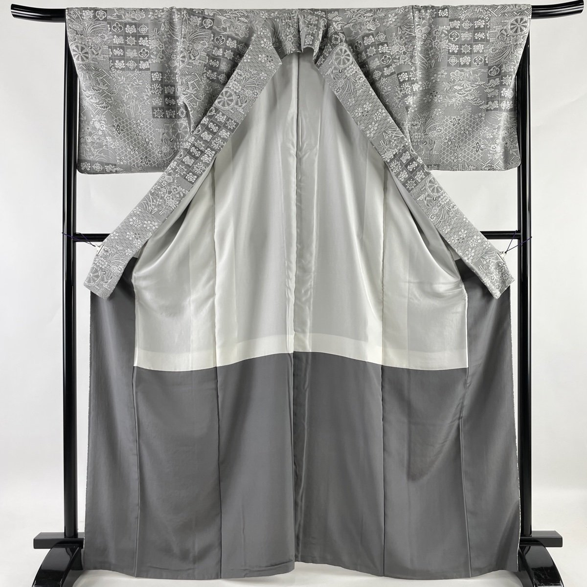 【競ナビ】 小紋 美品 名品 花車 草花 紋意匠 灰色 袷 168cm 67cm M 正絹 【中古】 袷 草花 小紋 S 笹 秀品