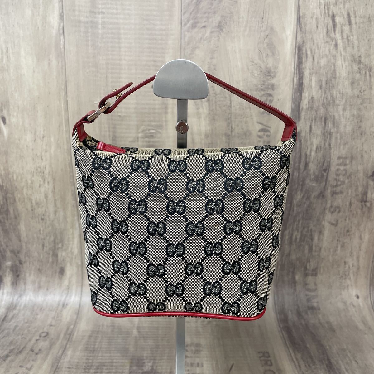  GUCCI グッチ キャンバス ポーチ GG柄(その他)｜売買されたオークション情報、yahooの商品情報をアーカイブ公開 - オークファン かばん、バッグ