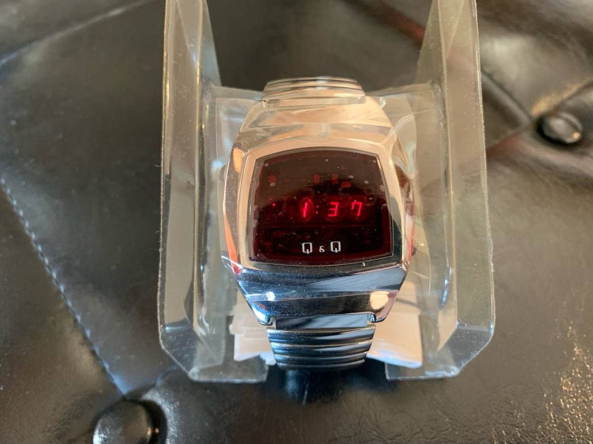美品 シチズン CITIZEN Q&Q LED デジタル レトロ 電池交換済 動作良好 