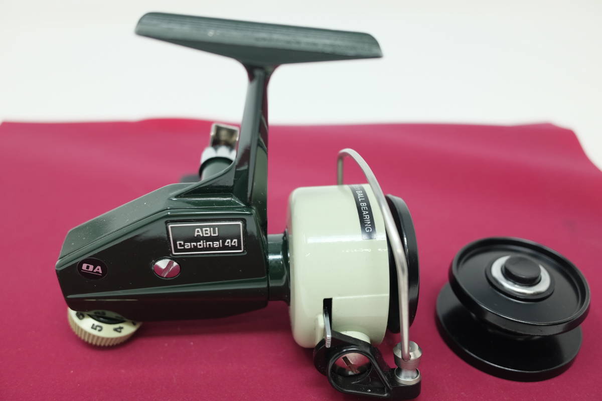ABU CARDINAL44 カーディナル44 スペアスプール付き アブガルシア