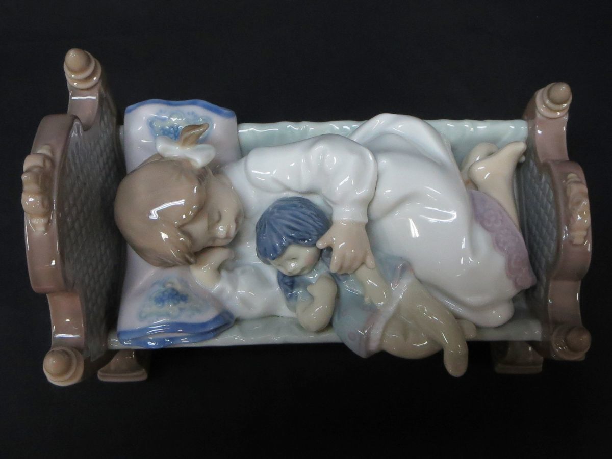 リヤドロ お人形さんと添い寝 【公式通販】